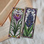 Patrón de punto de cruz – Set de Marcapáginas Jacinto y Crocus | estilo vidriera | Marcapáginas | Bordado floral moderno| Liliss