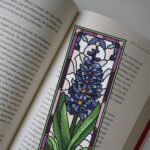 Patrón de punto de cruz – Jacinto estilo vidriera | Marcapáginas | Bordado floral moderno| Liliss