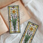 Patrón de punto de cruz – Narciso estilo vidriera | Marcapáginas | Bordado floral moderno| Liliss