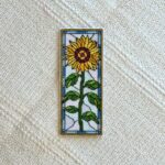 Patrón de punto de cruz – Girasol | Marcapáginas estilo vidriera