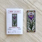Kit de punto de cruz – Marcapáginas Crocus estilo vidriera