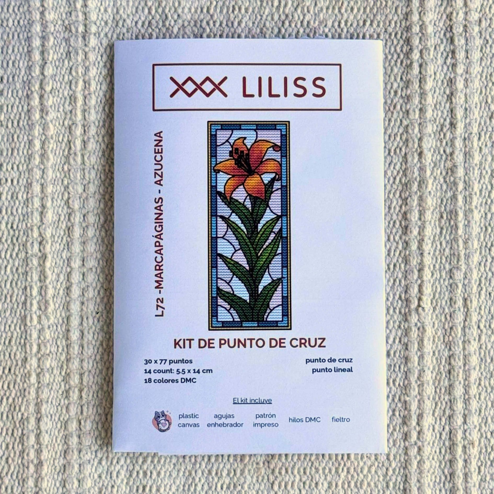 Kit de punto de cruz – Marcapáginas Azucena estilo vidriera