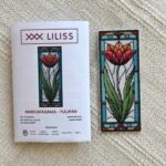 Kit de punto de cruz – Marcapáginas Tulipán estilo vidriera