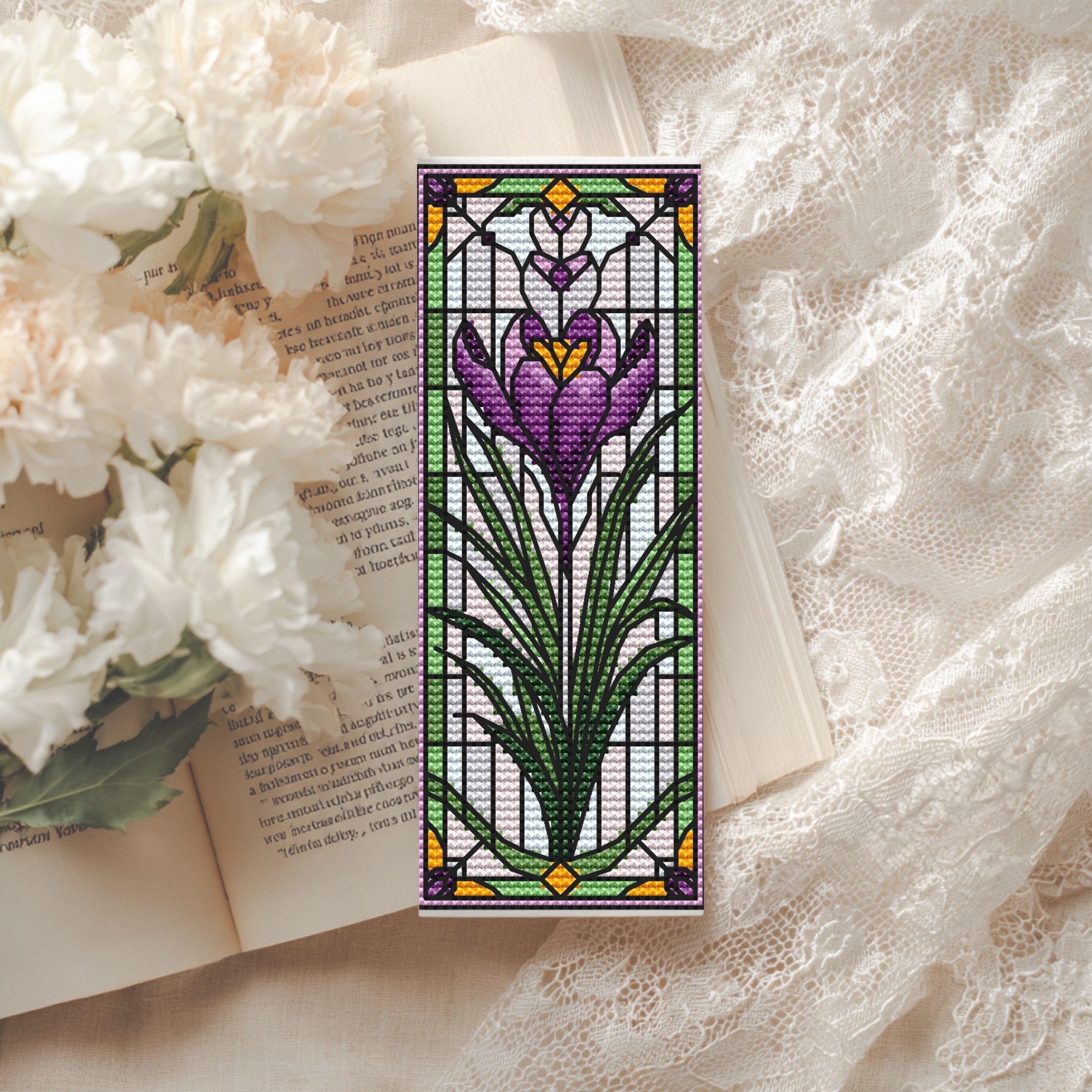 Patrón de punto de cruz – Crocus estilo vidriera | Marcapáginas | Bordado floral moderno| Liliss